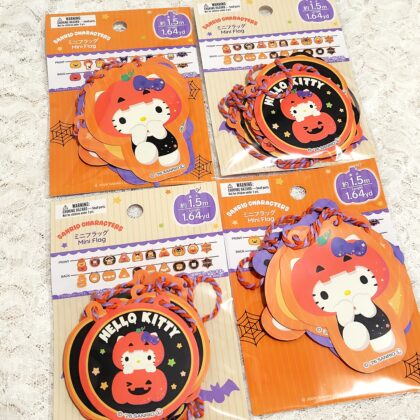 ダイソー ハロウィン サンリオキャラクターズ ミニフラッグ